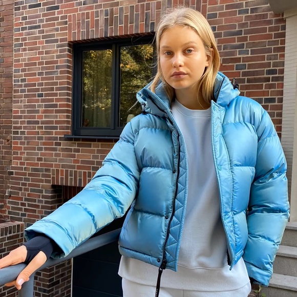 Aritzia superpuff - Picture 3 of 3